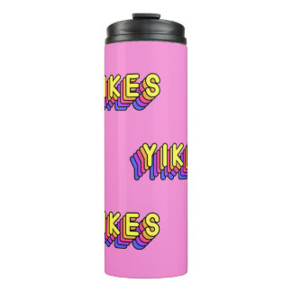 Yikes Words: Rosa Vintages Hintergrundbild. Thermosbecher