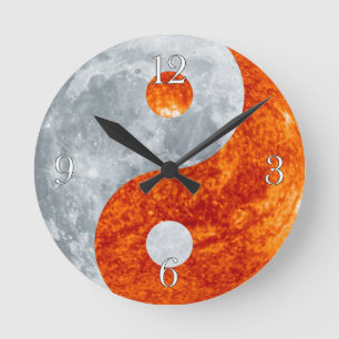 Yin u. Yangs asiatisches Zeichen für Runde Wanduhr
