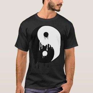 Yin und Yang Schwarz Weiß Farbe Schmelzende Tropfe T-Shirt