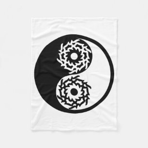 Yin und Yang-Zeichen in Schwarzweiß Fleecedecke