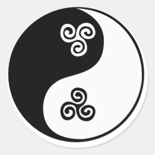 Yin Yang Celtic Tri Spiral Runder Aufkleber