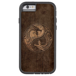 Yin Yang Dragons mit Holzkörneffekt Case-Mate iPhone Hülle