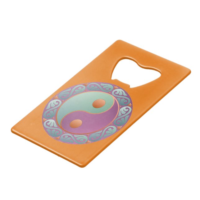 Yin Yang Medallion Violet Turquoise Kreditkartenflaschenöffner (Vorderseite Schrägansicht)