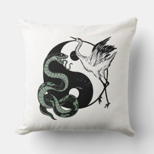 Yin-Yang-Schlange und Kransymbol Kissen