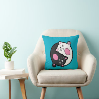 Yin Yang Sleeping Cats In Black And White  Kissen
