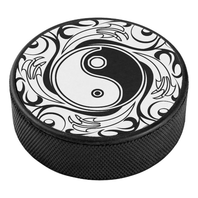 Yin & Yang Symbol Black and White Tattoo Style Eishockey Puck (3/4)