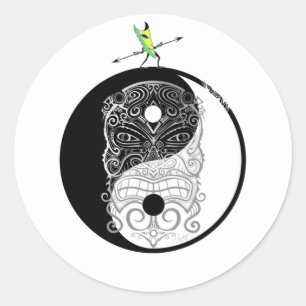 Yin Yang Tiki Warrior Mask Runder Aufkleber