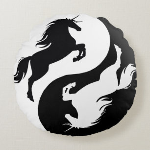 Yin Yang Unicorn Throw Kissen