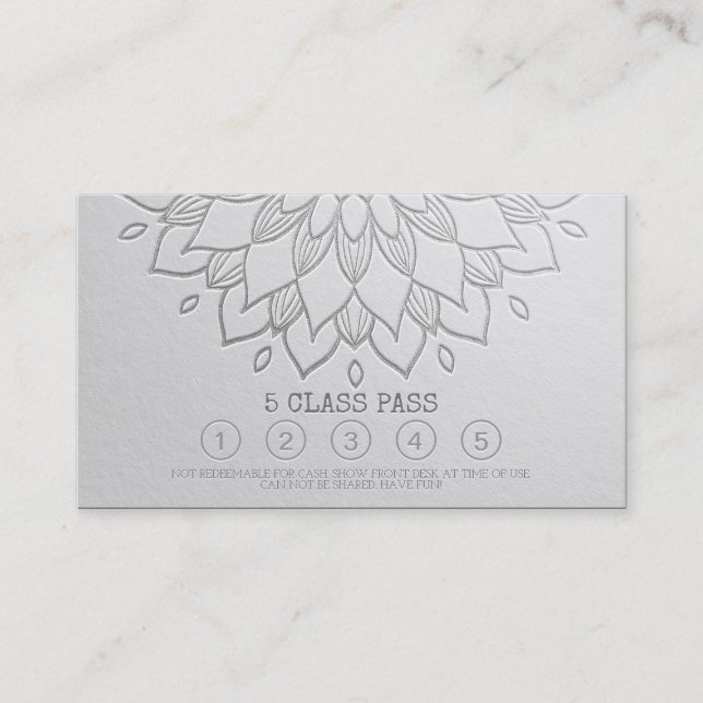 Yoga Class Pass White Silver Emboss Mandala Floral Treuekarte (Vorderseite)
