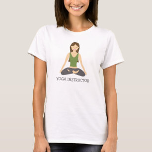 Yoga-Frau in Lotusposition und Yoga-Instructor-Tex T-Shirt