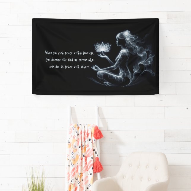 Yoga Instructor Lotus Medizin Pose Glühen Nebel Banner (Insitu)