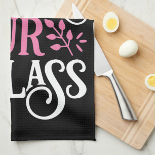 Yoga-Klasse? Gieß ein Glas ein Geschirrtuch