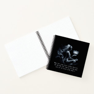 Yoga-Lehrer Lotus-Meditationspose Strahlender Nebe Notizbuch