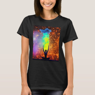 Yoga-Mädchen weibliche Sonnengruß-Meditation Chakr T-Shirt