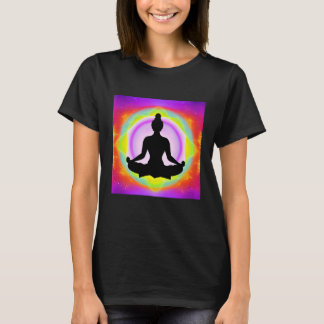 Yoga-Mädchen weibliche Sonnengruß-Meditation Chakr T-Shirt