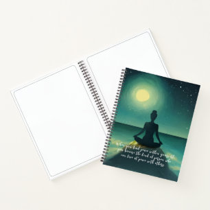 Yoga Meditation Pose über Rock Moon Star Ozeanange Notizbuch