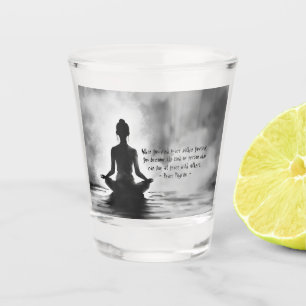 Yoga-Meditationslehrer Lotus-Pose Tintenmalerei Schnapsglas