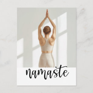 Yoga Namaste Frau posiert Yoga Postkarte