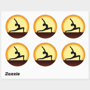 Yoga-Pose-Frauen-Silhouette-Sonnenaufgang-runde Runder Aufkleber