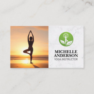 Yoga-Pose in der Sonne Health Mindfulness Logo Visitenkarte