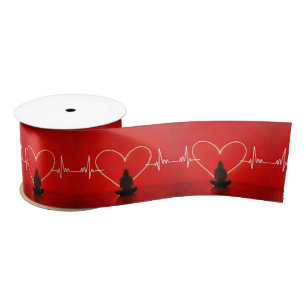 Yoga-Pose mit Herz Satinband