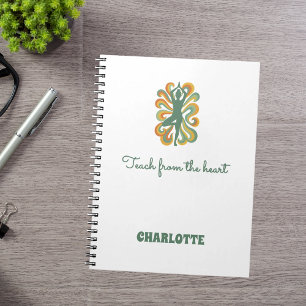 Yoga-Pose wirbelt grün orange Name Slogan Retro Notizblock