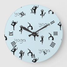 Yoga-Posen auf blau