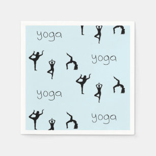Yoga-Posen und Textmuster auf blau Serviette