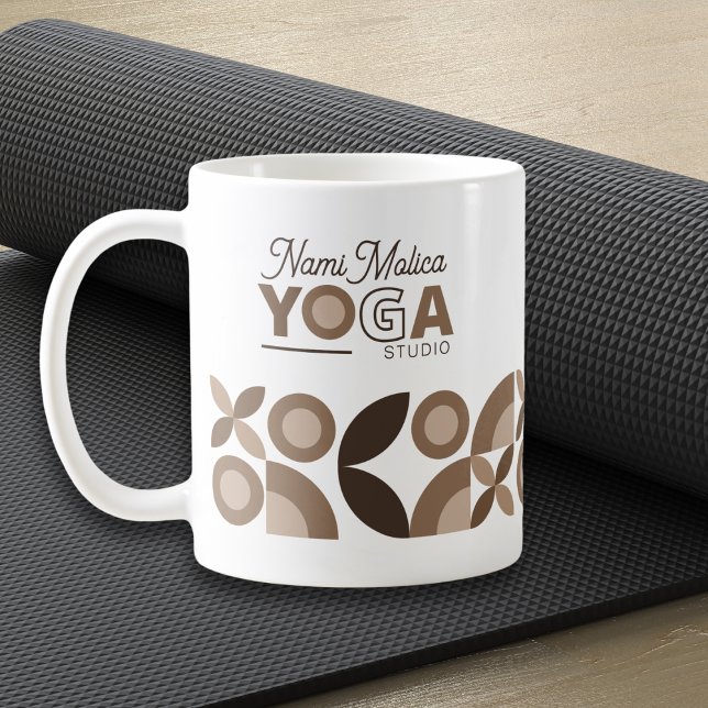 Yoga Studio in Beige Brown Geometric Kaffeetasse (Von Creator hochgeladen)