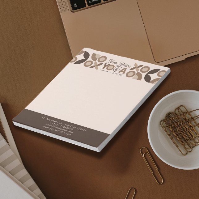 Yoga Studio in Beige Brown Geometric Notizblock (Von Creator hochgeladen)