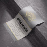 YOGA Studio Meditation Instructor Open House Lotus Flyer<br><div class="desc">Yoga Studio Meditation Instructor / Life Coach / Healer / Reiki Master / Massage Therapy Open House Flyer Template - Moderne elegante Imitate Gold Foil Lotus auf Silver Floral Damask Hintergrund.</div>