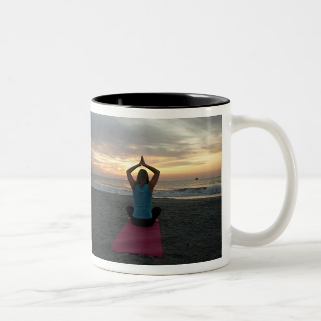 Yogakaffee-Tasse Zweifarbige Tasse (Rechts)