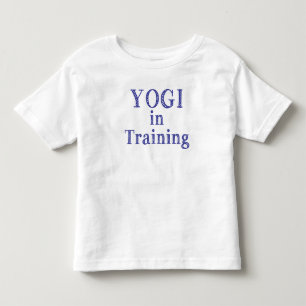 Yogi im Trainings-Kleinkind-T-Shirt Kleinkind T-shirt