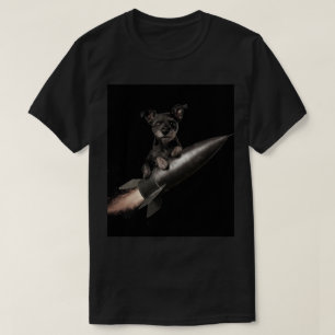 Yokai der gotische Hund auf einem T - Shirt der Ra
