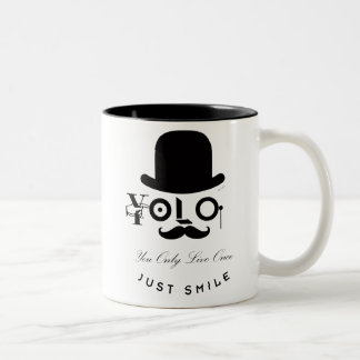 YOLO : Sie leben nur einmal - nur lächeln! Zweifarbige Tasse