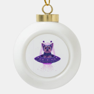Yorkie � Hund aus einer anderen Welt Keramik Kugel-Ornament