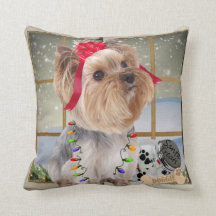 Yorkie im Weihnachtslicht-Kissen durch