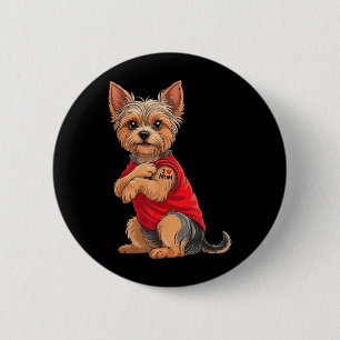 Yorkie mit tätowiertem Yorkshire Terrier Liebe Button