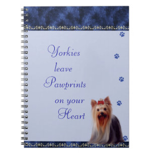 Yorkies Pawrints auf Ihrem Herz-Notizbuch ~blue Notizblock