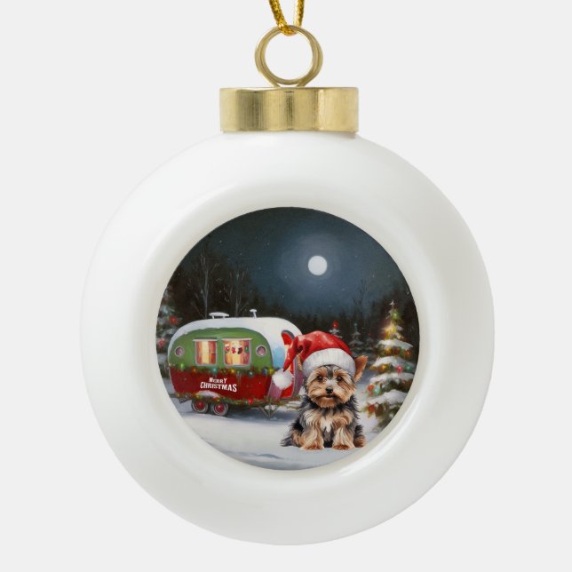 Yorkshire Terrier Caravan Christmas Adventure Keramik Kugel-Ornament (Vorderseite)