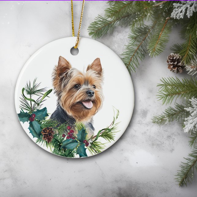 Yorkshire Terrier Dog Portrait Holly Wreath Keramik Ornament (Von Creator hochgeladen)