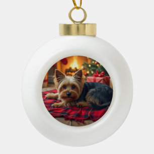 Yorkshire Terrier Gemütlicher Weihnachtsabend Male Keramik Kugel-Ornament