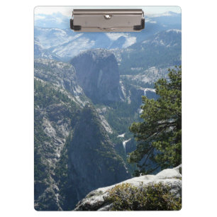 Yosemite-Bergansicht im Yosemite-Nationalpark Klemmbrett