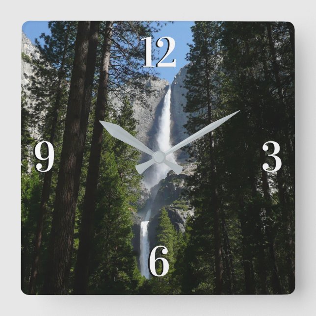 Yosemite Falls and Woods Landscape Fotografy Quadratische Wanduhr (Vorderseite)