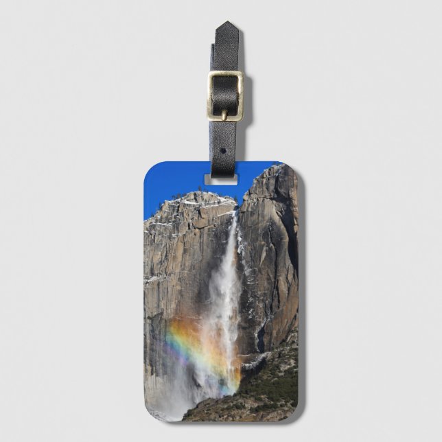 Yosemite Falls mit Regenbogen Gepäckanhänger (Vorderseite Vertikal)