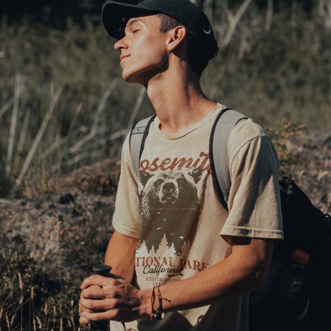 Yosemite Grizzly Bear California Nationalpark T-Shirt (Von Creator hochgeladen)