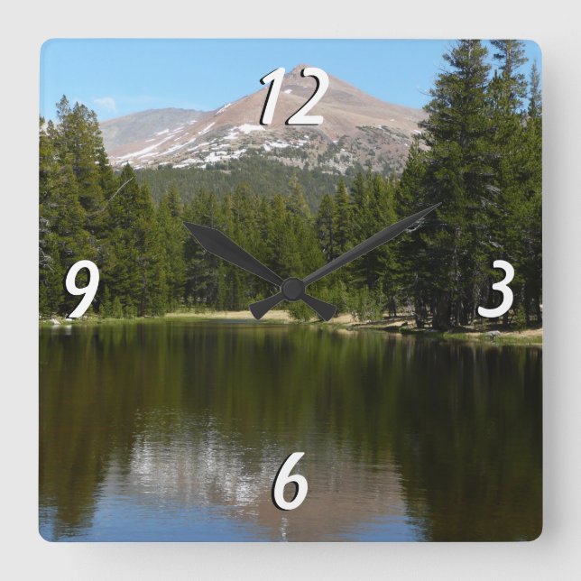 Yosemite Lake Reflection Quadratische Wanduhr (Vorderseite)
