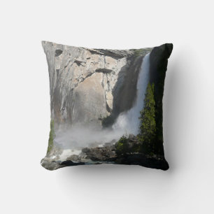 Yosemite Lower Falls aus dem Yosemite Nationalpark Kissen