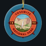 Yosemite Nationalpark Retro Kompass Emblem Keramik Ornament<br><div class="desc">Yosemite Vektorgrafik Design. Der Park ist berühmt für seine riesigen,  alten Sequoia-Bäume und für Tunnel View,  die ikonische Aussicht auf den Turm Bridalveil Fall und die Granitfelsen von El Capitan und Half Dome.</div>