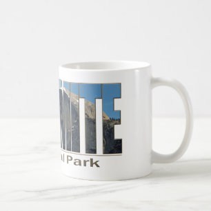Yosemite Nationalpark Text mit halber Haube Kaffeetasse